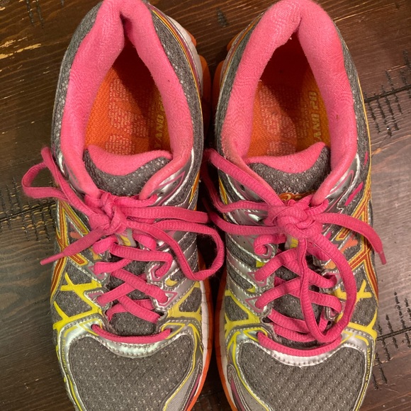 ASICS running shoes - Picture 7 of 9